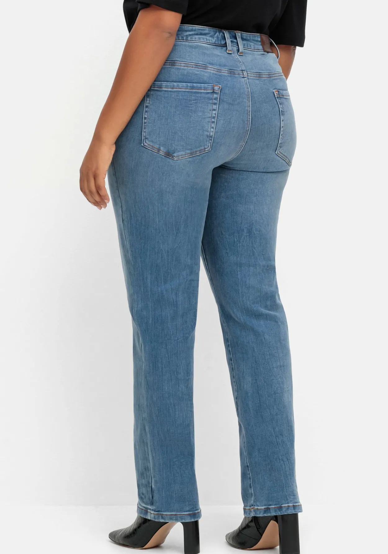 Gerade Stretch-Jeans mit Bodyforming-Effekt<sheego Hot