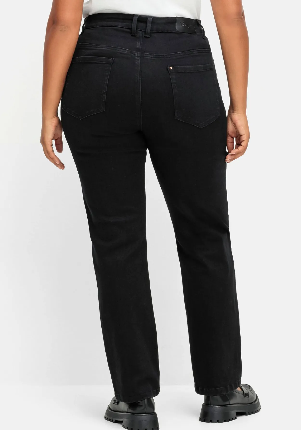 Gerade Stretch-Jeans mit Bodyforming-Effekt<sheego Fashion