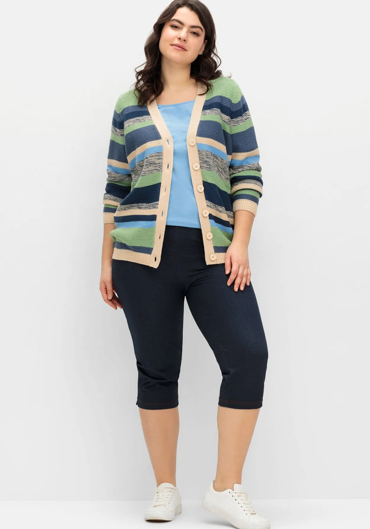 Gestreifte Strickjacke mit V-Ausschnitt<sheego Discount