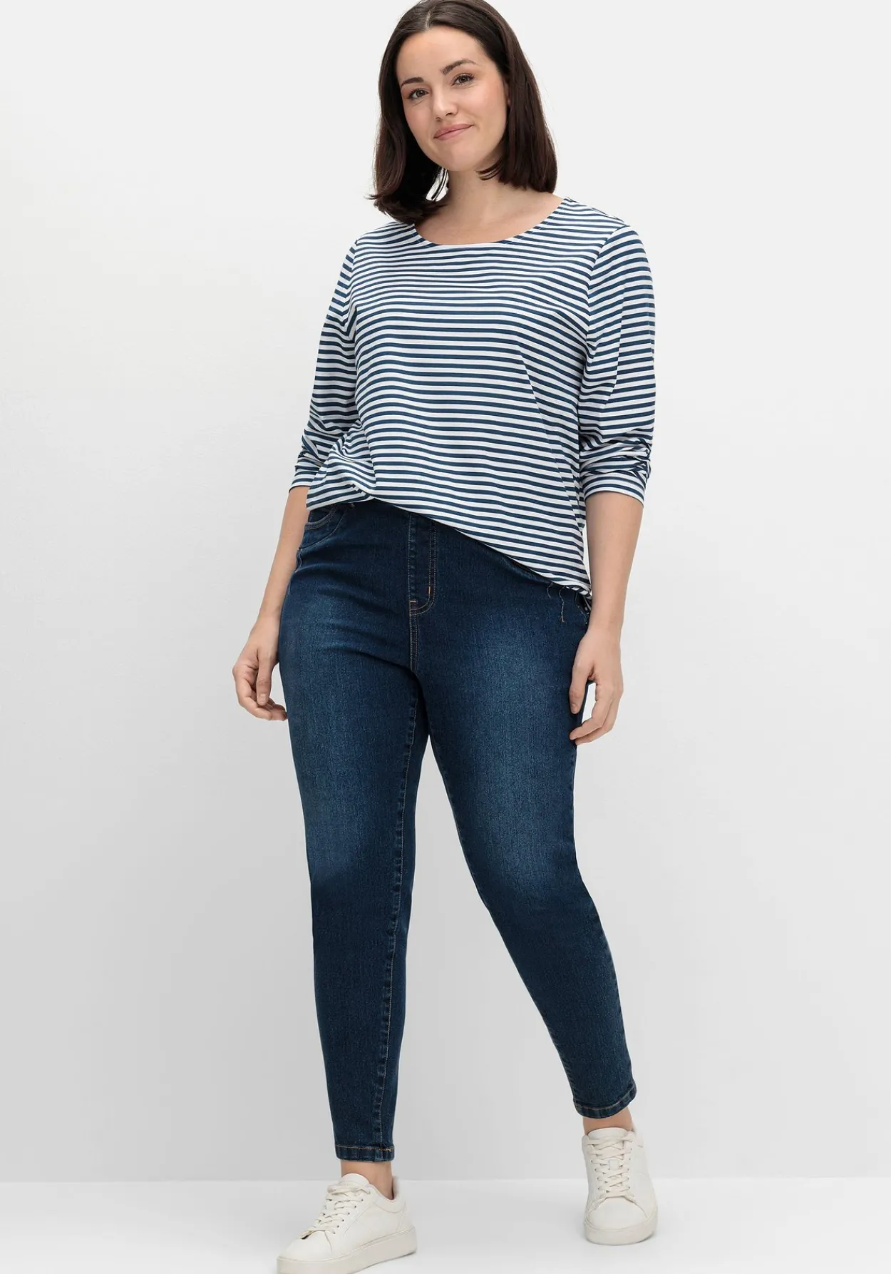 Gestreiftes Langarmshirt mit Rundhalsausschnitt<sheego Sale