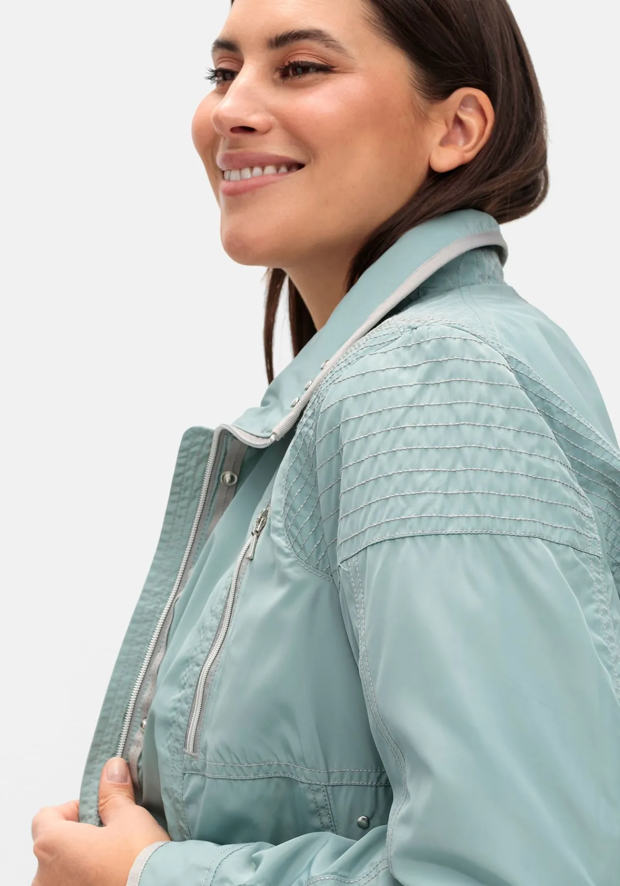 Jacke mit silberfarbenen Kontrastdetails<sheego Discount