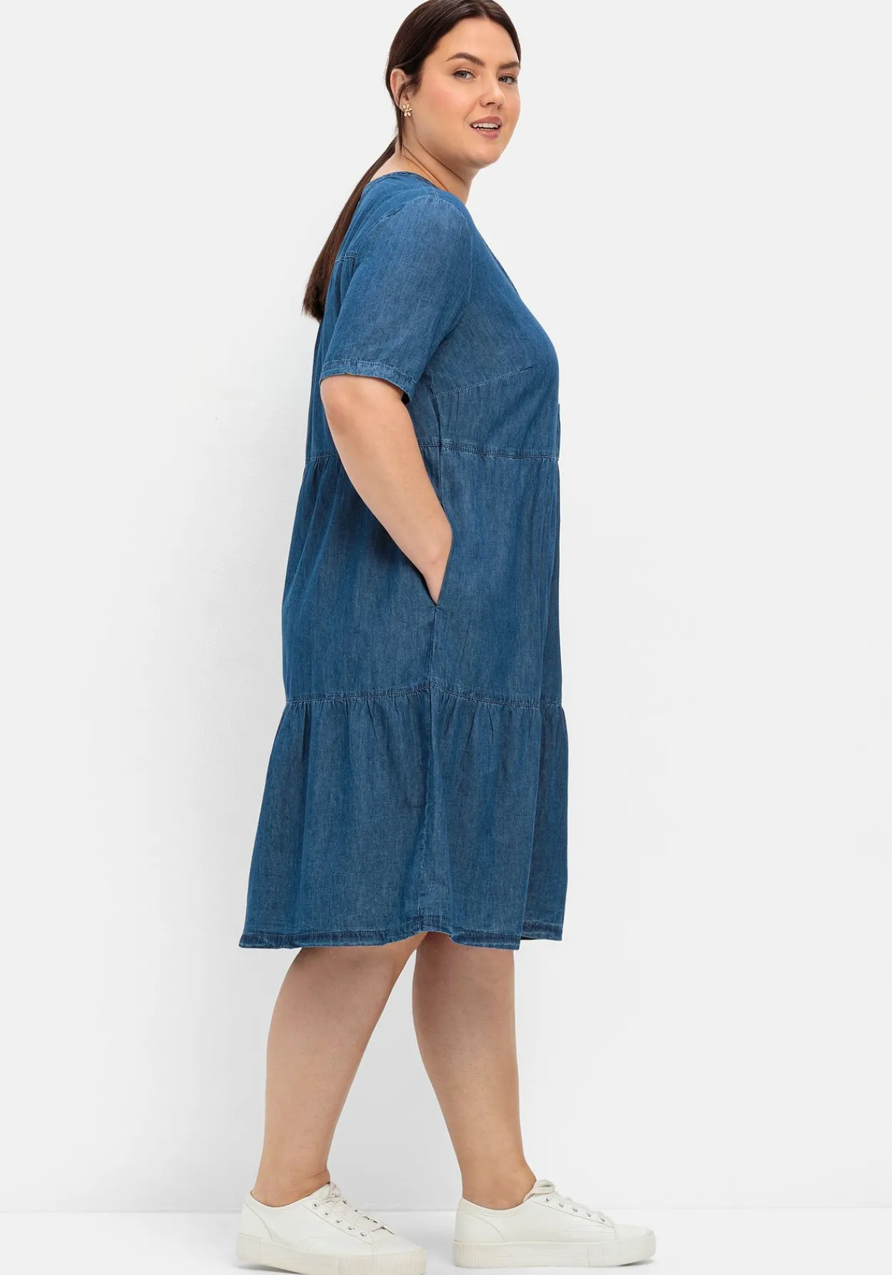 Jeanskleid aus leichtem Denim, in Volant-Optik<sheego Best