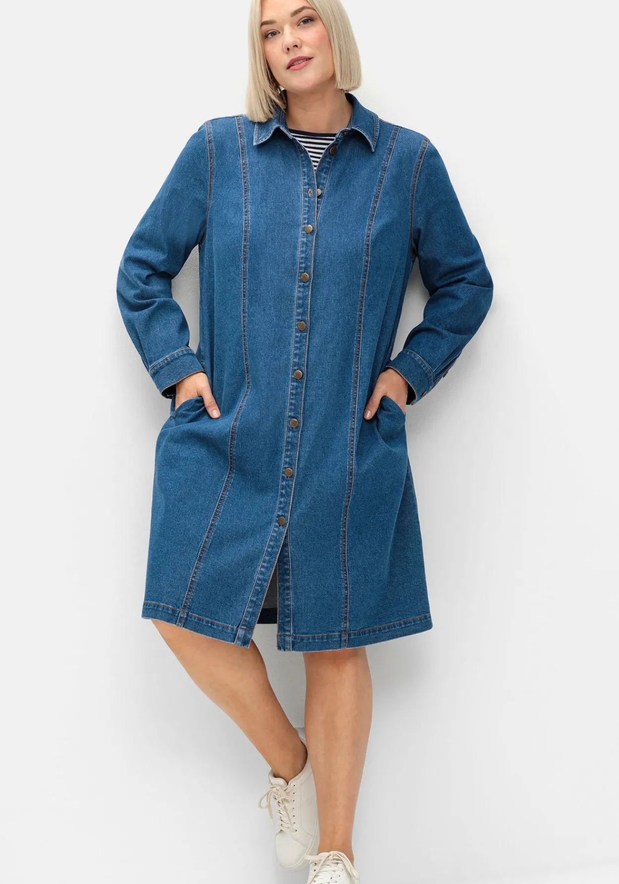 Jeanskleid mit Hemdkragen und Druckknopfleiste<sheego Hot