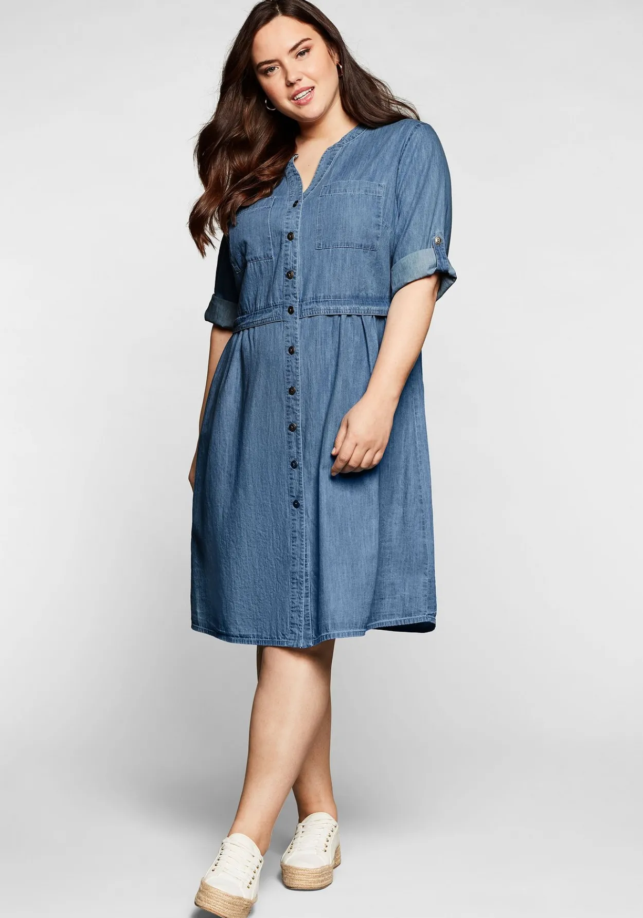 Jeanskleid mit Knopfleiste und hoher Taille<sheego Online