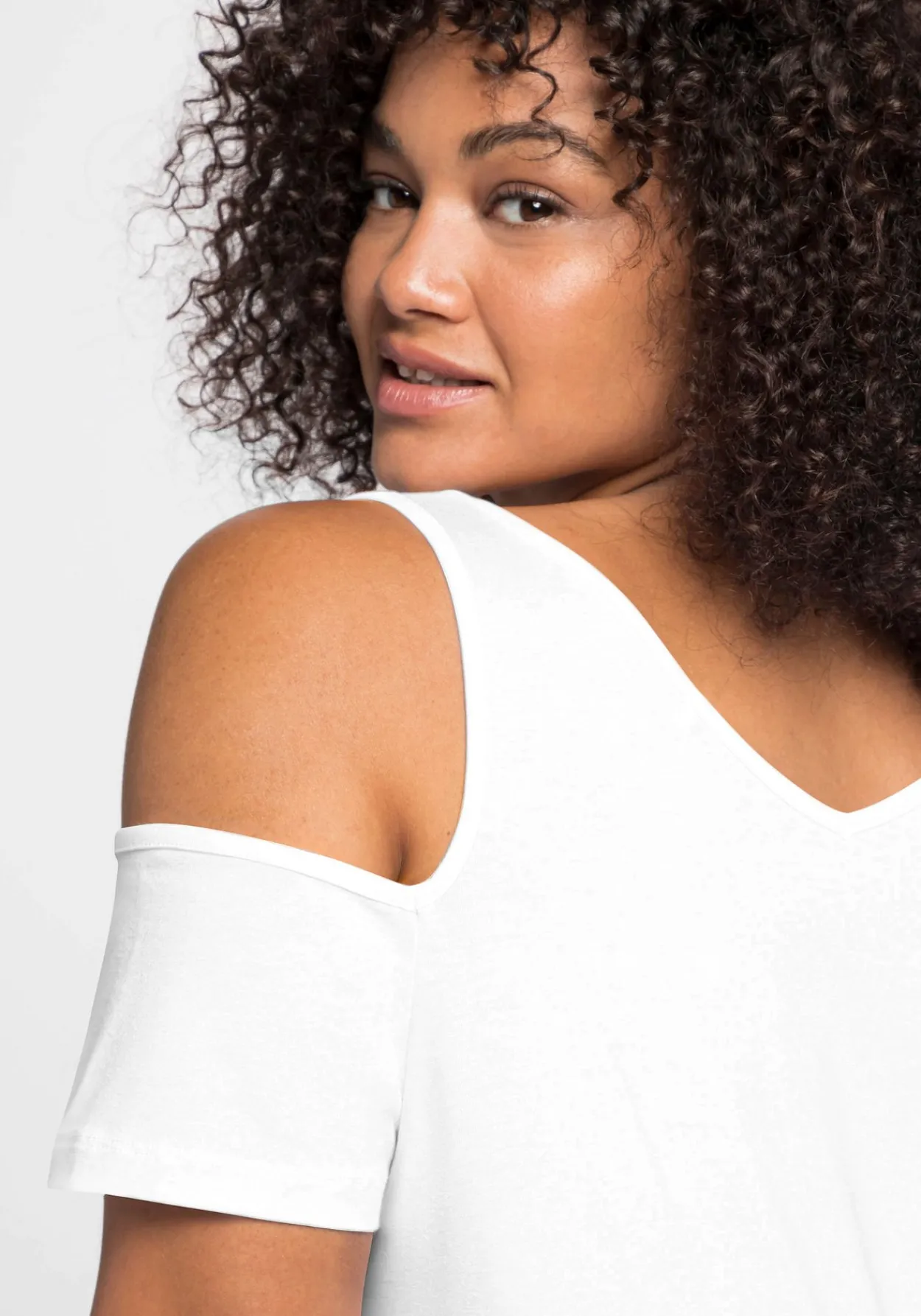 Jerseyhirt mit V-Ausschnitt, im schulterfreien Look<sheego New