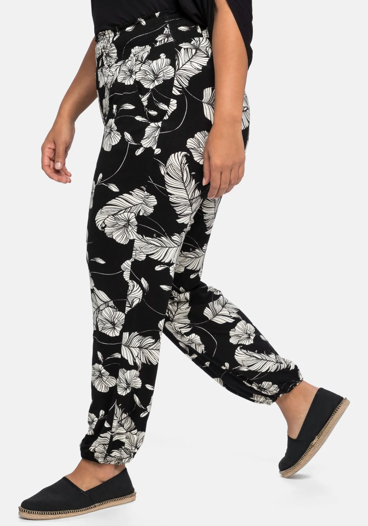 Jerseyhose im Joggpants-Stil, mit Alloverprint<sheego Best