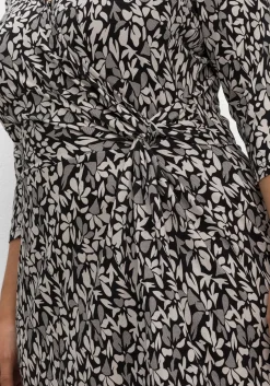 Jerseykleid in Wickeloptik, mit Blätterprint<sheego Clearance