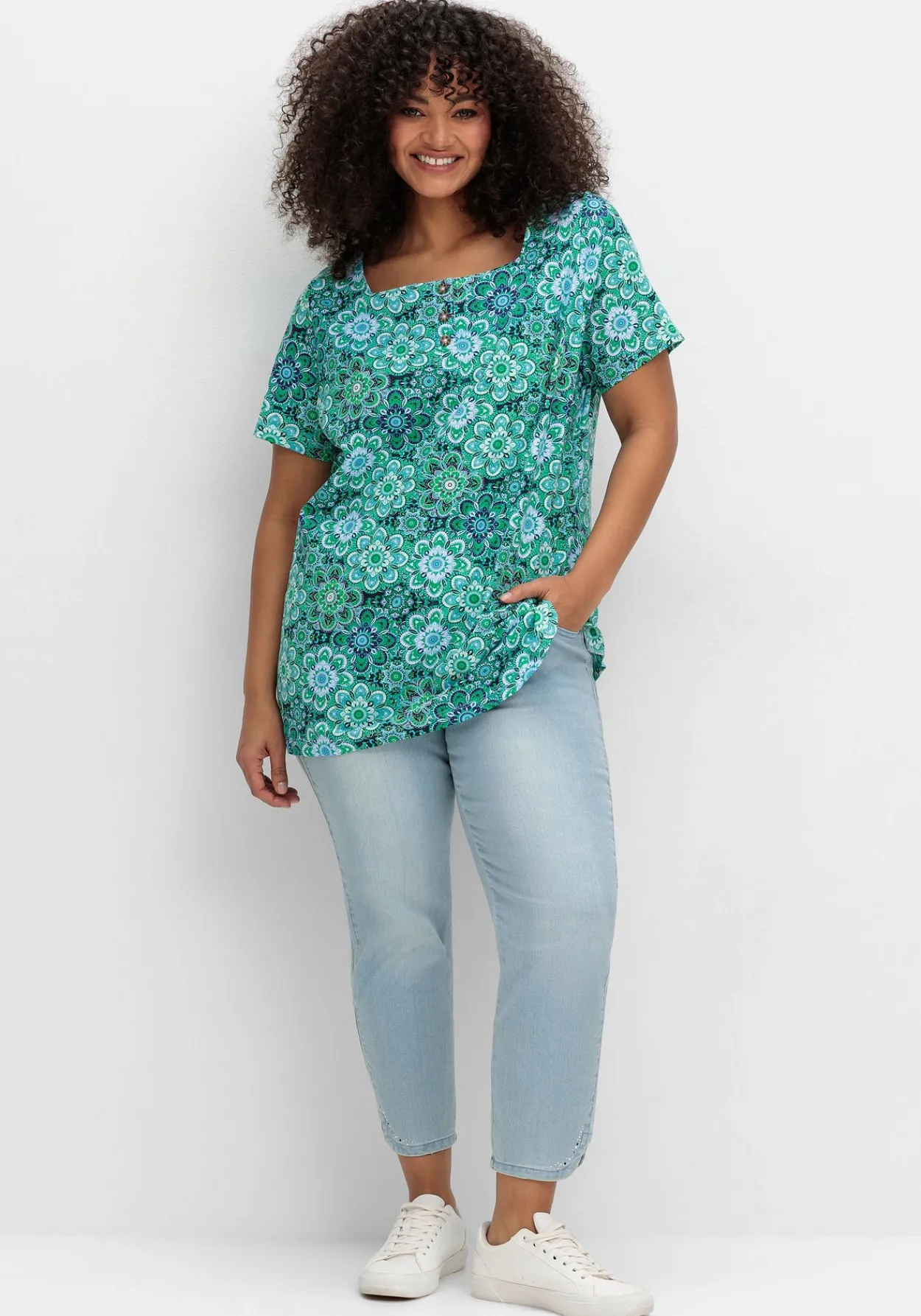 Jerseyshirt mit Blumendruck und Karreeausschnitt<sheego Online