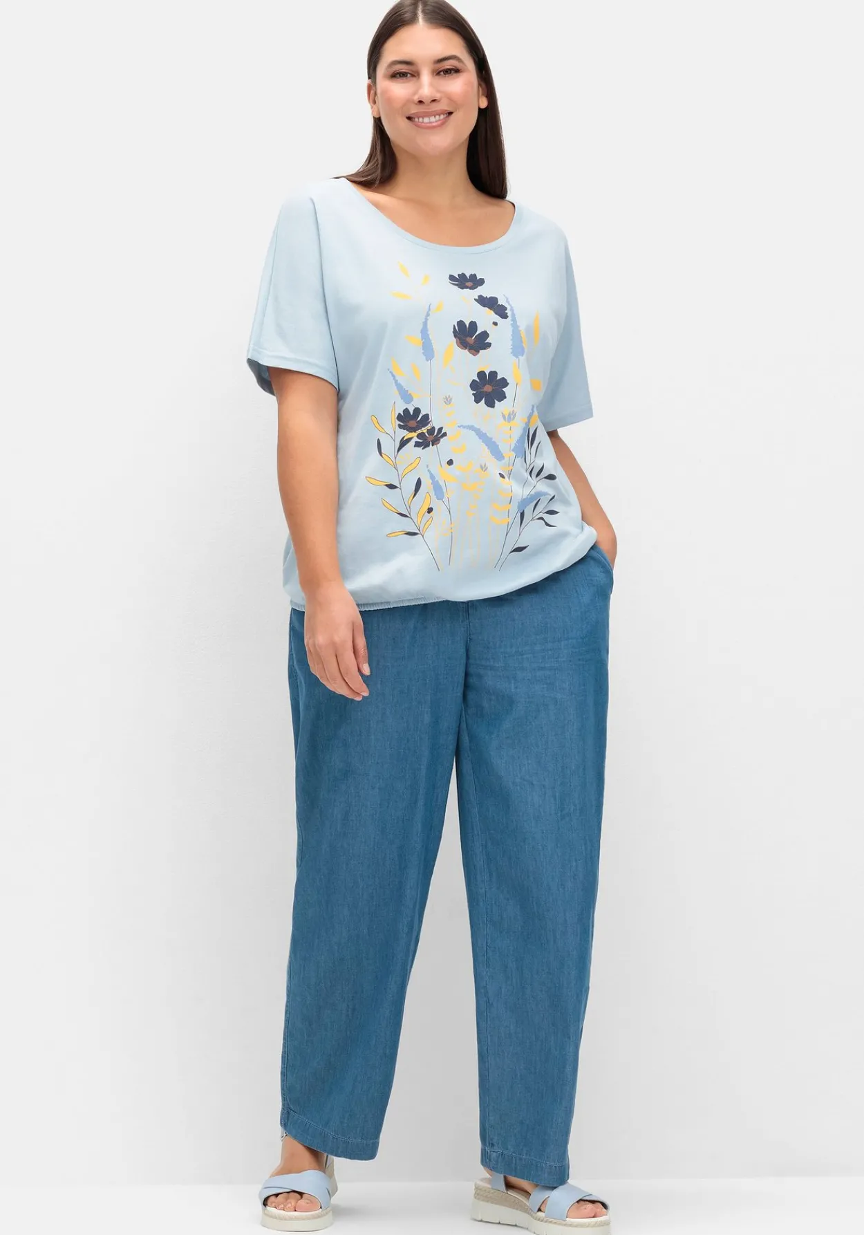 Jerseyshirt mit Blumen-Frontprint<sheego New