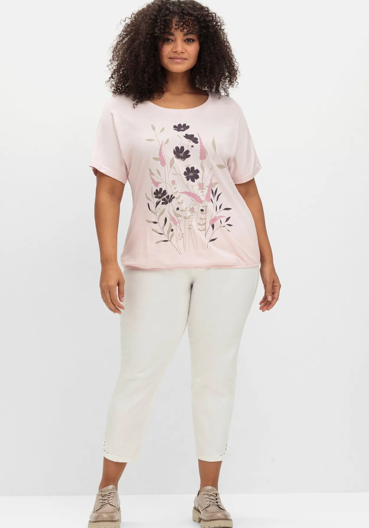 Jerseyshirt mit Blumen-Frontprint<sheego Hot
