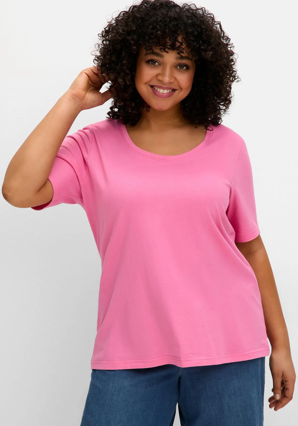 Jerseyshirt mit Rundhalsausschnitt, leicht tailliert<sheego Sale