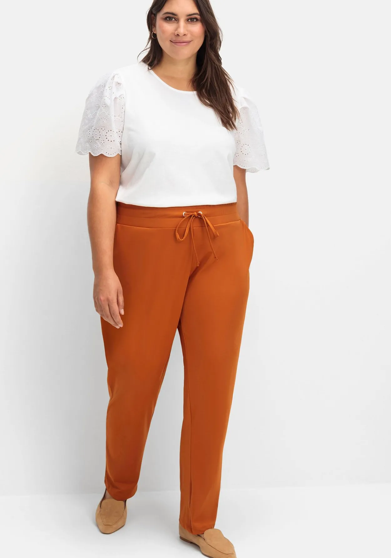 Joggpants mit Rundum-Dehnbund und Bindeband<sheego Fashion