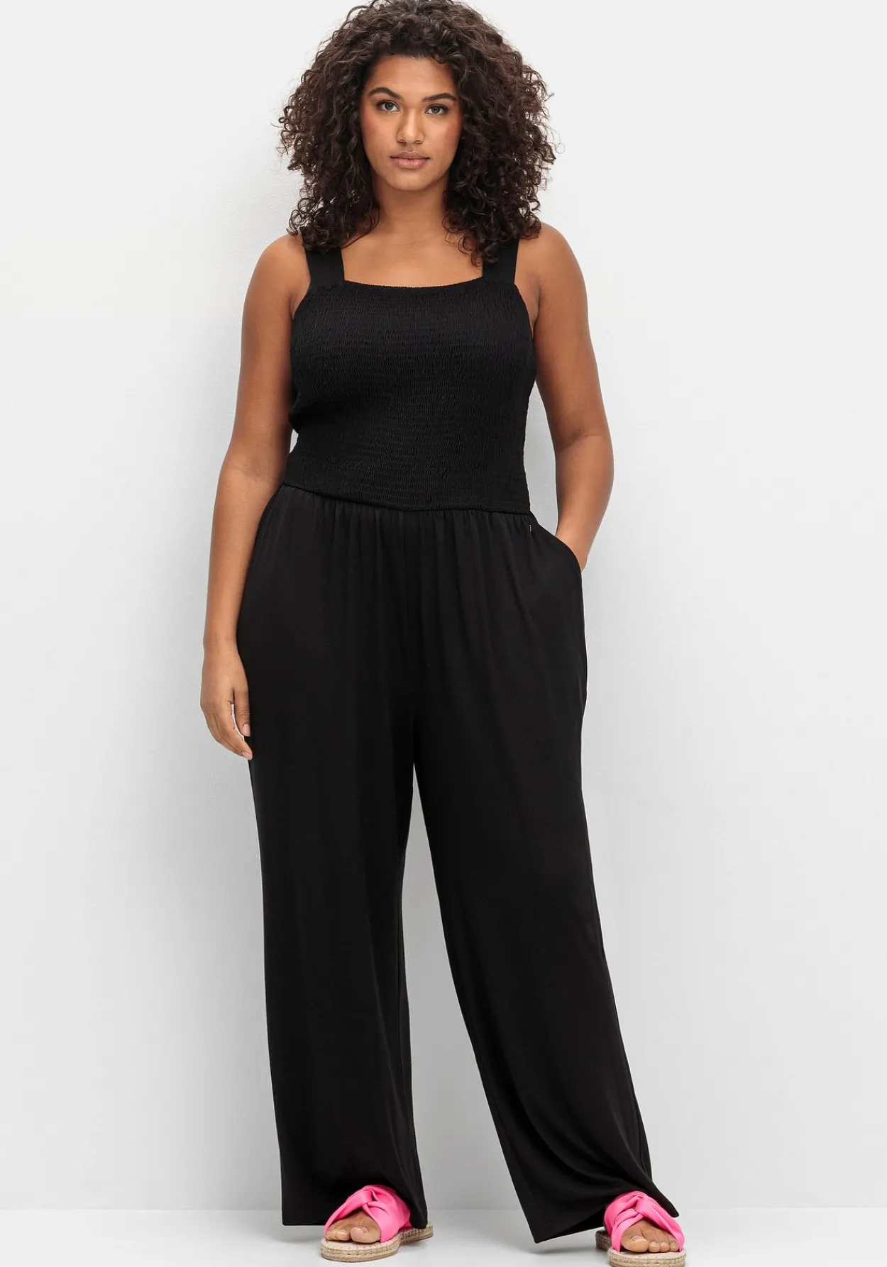 Jumpsuit mit Smok-Oberteil und weitem Bein<sheego Best