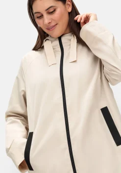 Kapuzenjacke in leichter Qualität, mit Kontrastdetails<sheego Sale