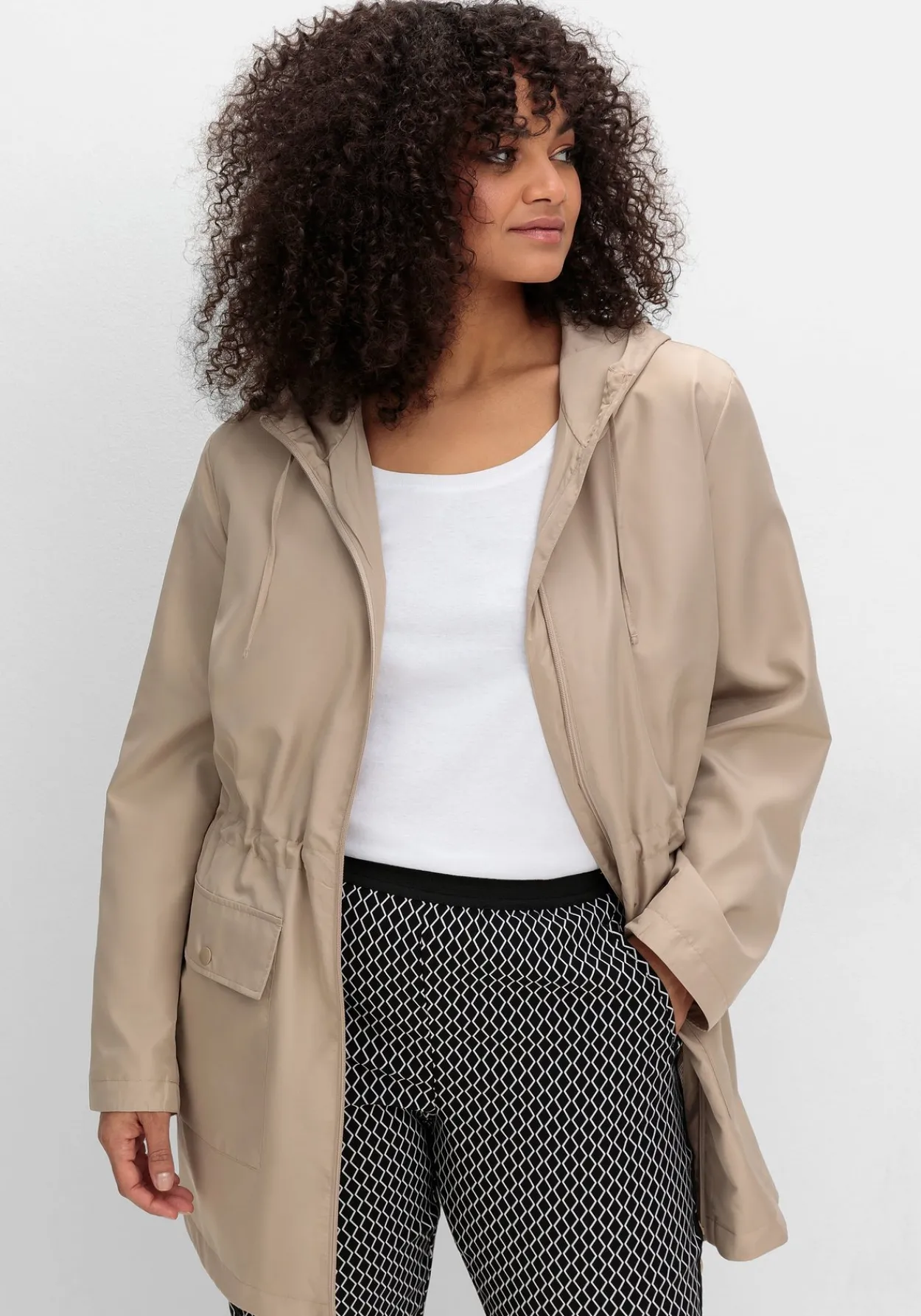 Kapuzenjacke mit Reißverschluss und Tunnelzug<sheego Sale