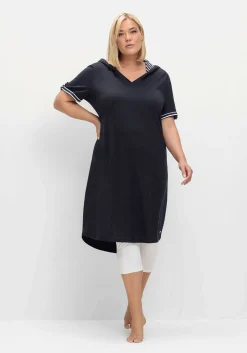 Kapuzenkleid mit Kontrastdetails und längerem Rücken<sheego Hot
