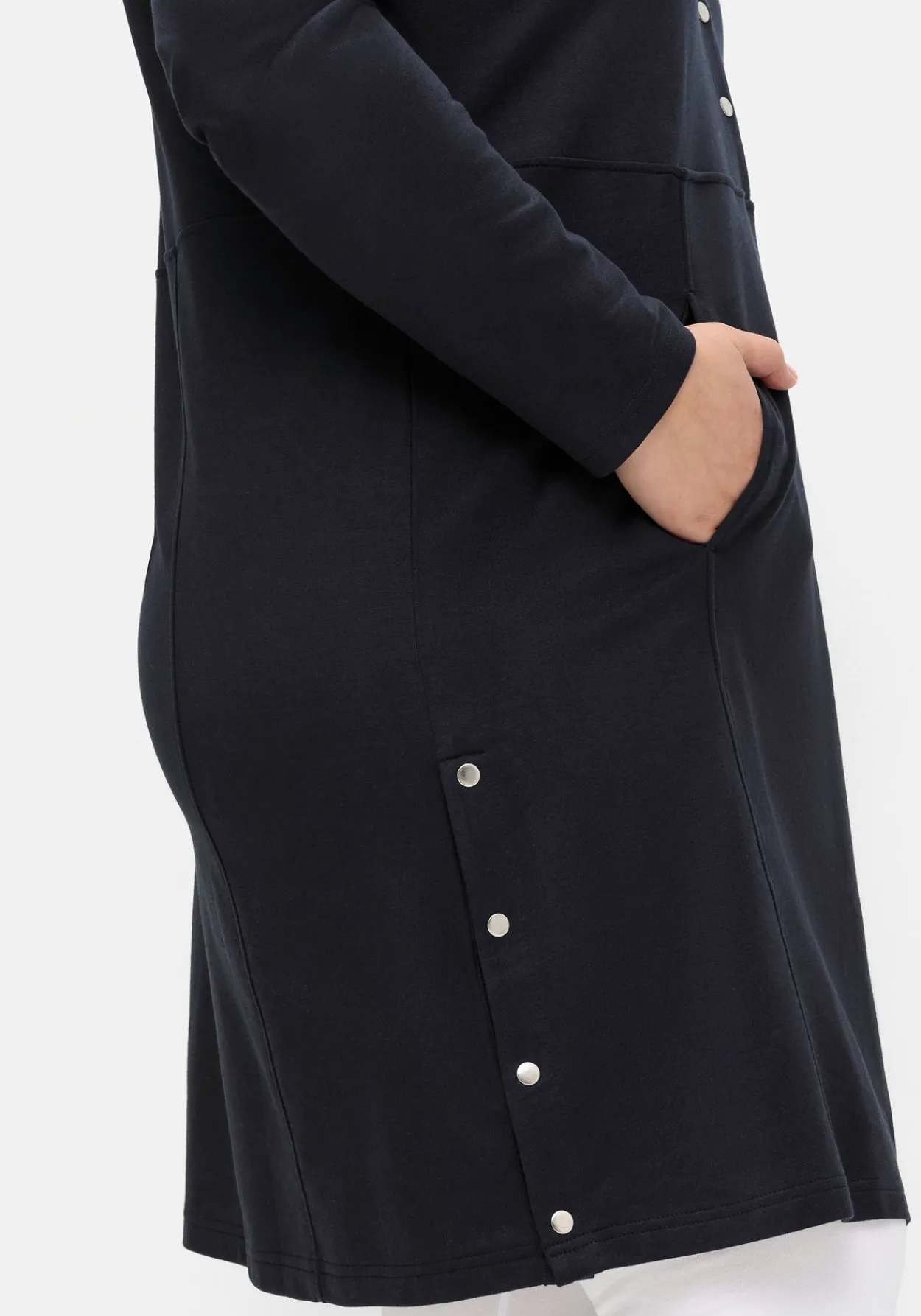 Kapuzenkleid mit Seitenschlitzen und Knopfleiste<sheego Outlet