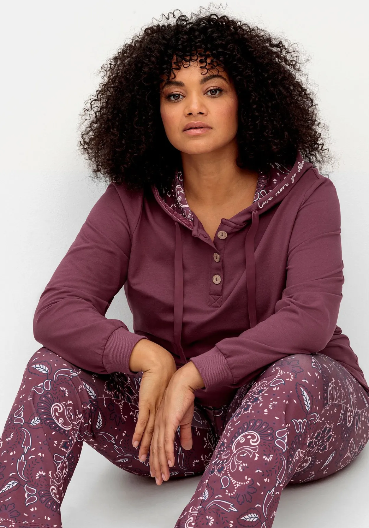 Kapuzensweatshirt mit Knopfleiste und Kängurutaschen<sheego by Joe Browns Fashion