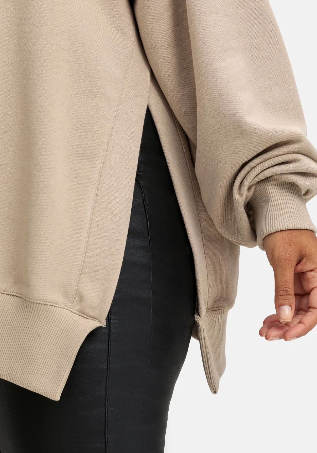 Kapuzensweatshirt mit Wordingprint vorn und hinten<sheego loves miss goodlife Online
