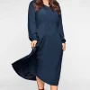 Kleid in Crêpe-Qualität, mit Smok-Einsätzen<sheego New