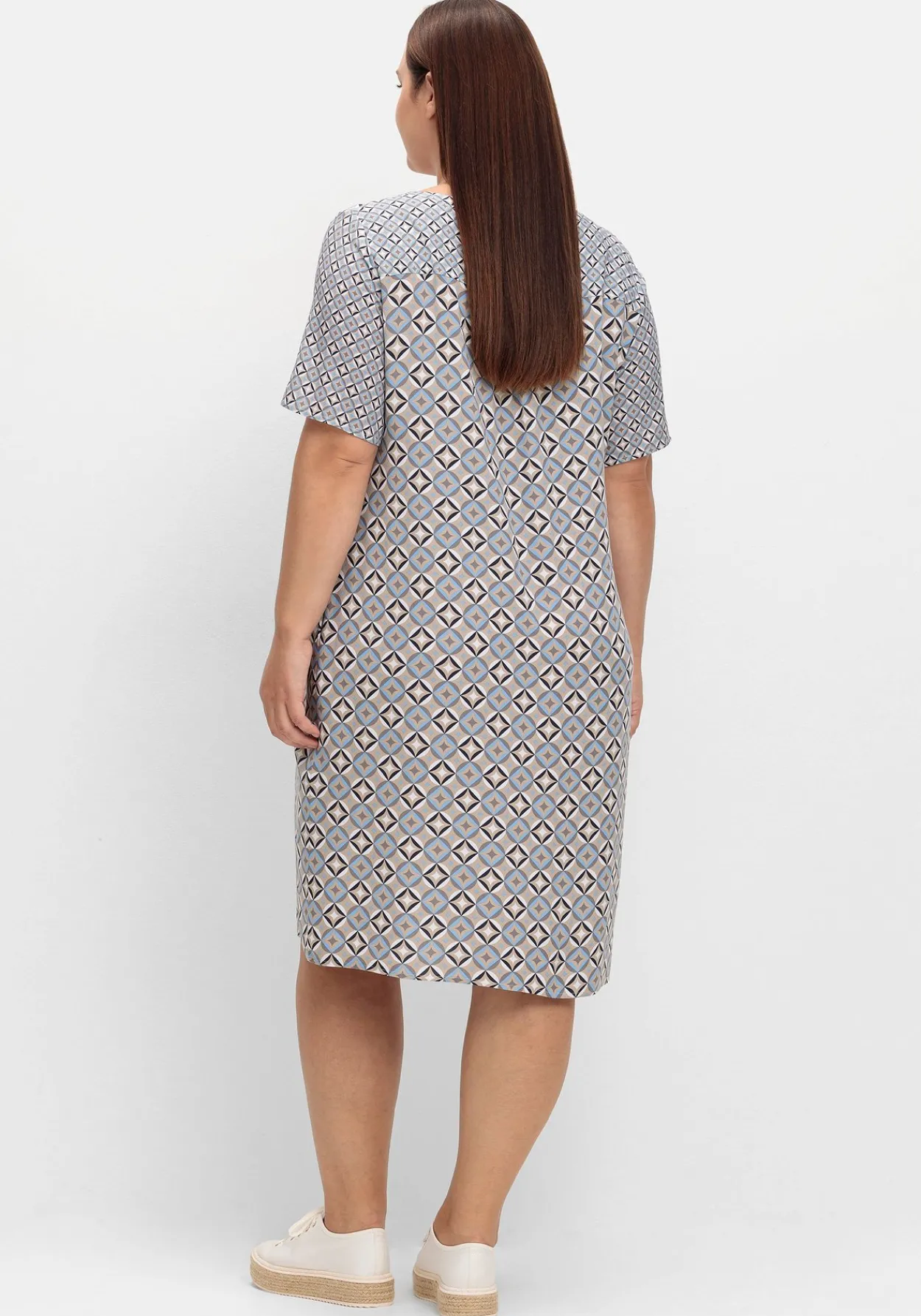 Kleid mit Grafikprint und Tunika-Ausschnitt<sheego Sale