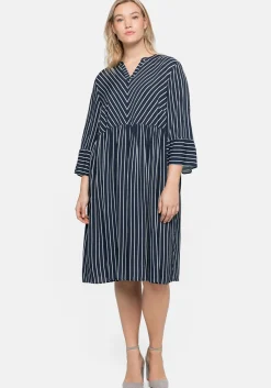 Kleid mit Streifen, weit schwingender Rock<sheego Fashion