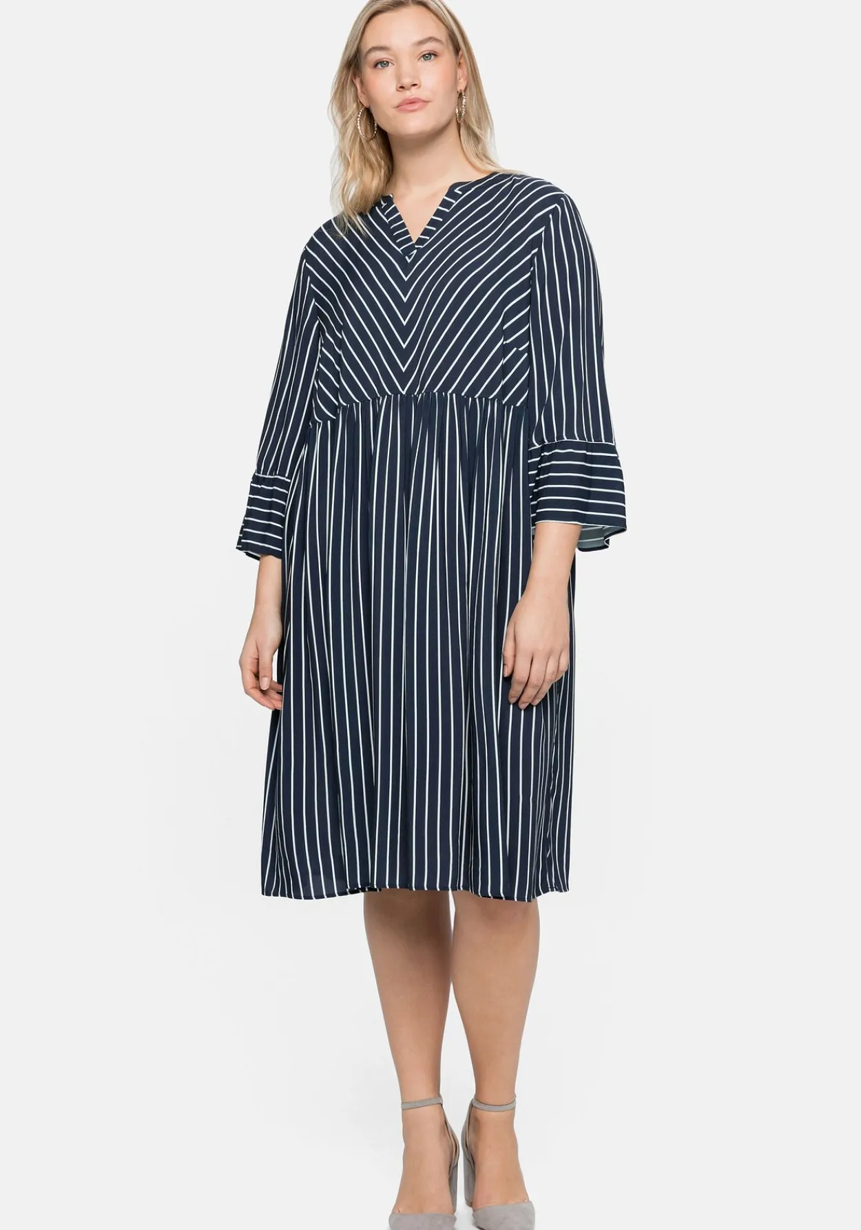 Kleid mit Streifen, weit schwingender Rock<sheego Fashion