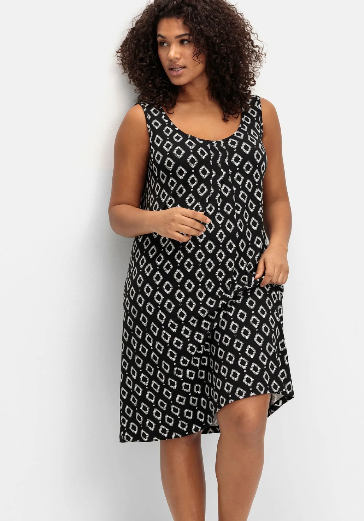 Knielanges Strandkleid mit Kellerfalte vorn<sheego Online