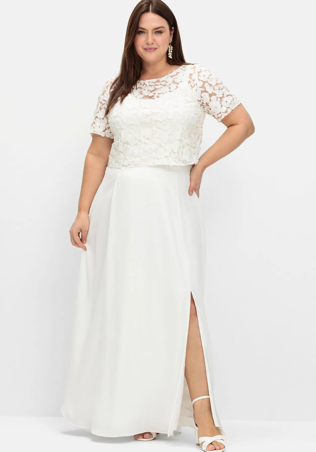 Kurzarm-Tunika aus floraler Spitze, im Rücken offen<sheego Clearance