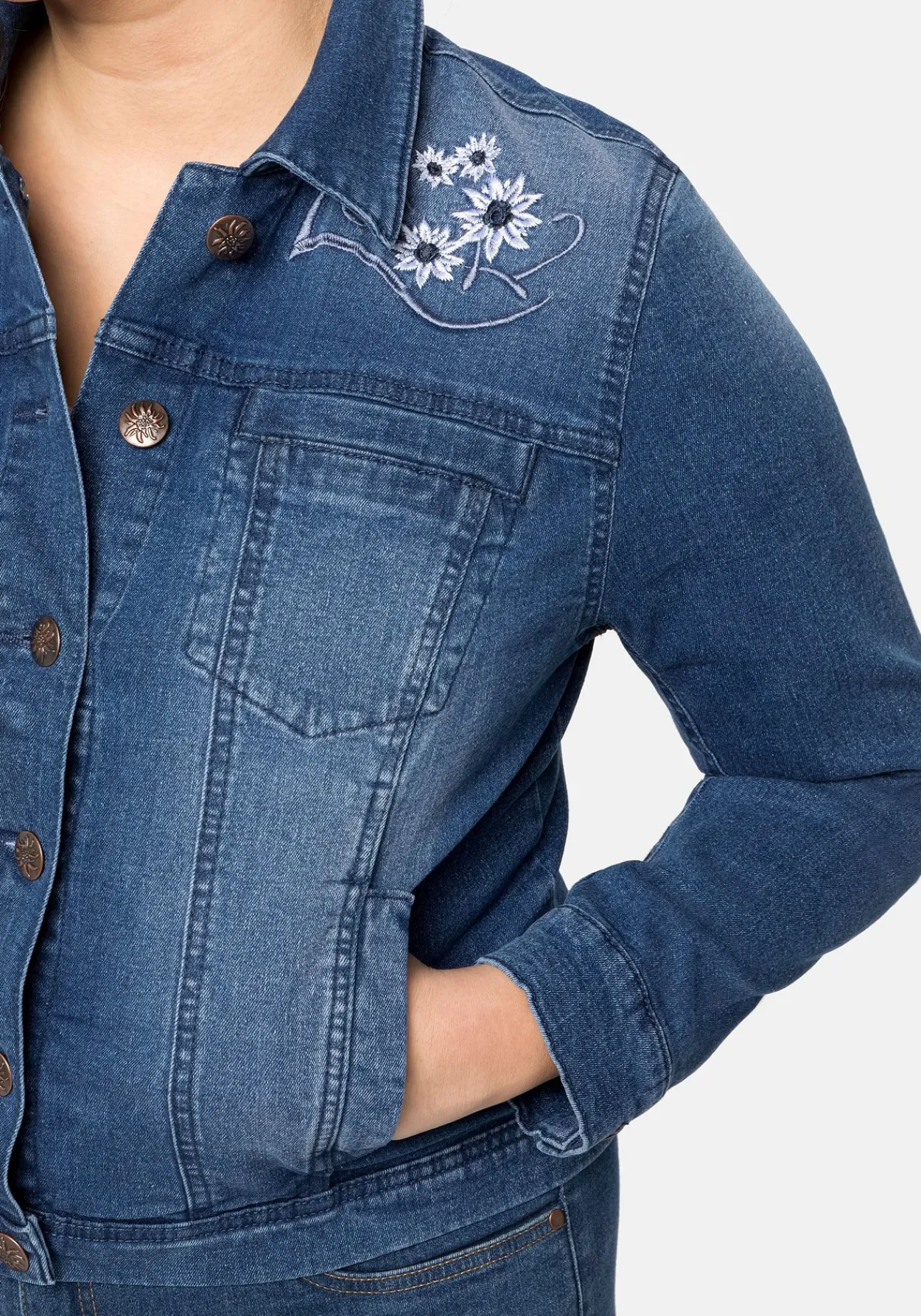 Kurze Jeansjacke mit Trachten-Stickereien<sheego Clearance