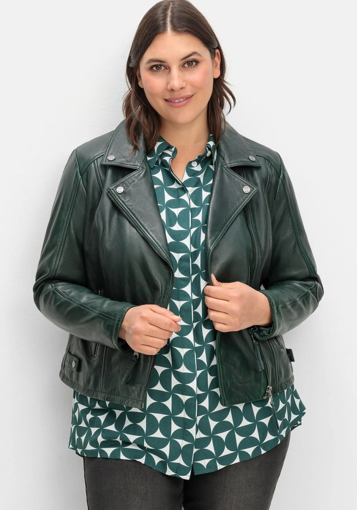 Kurze Lederjacke aus Lammnappa, im Biker-Stil<sheego Online