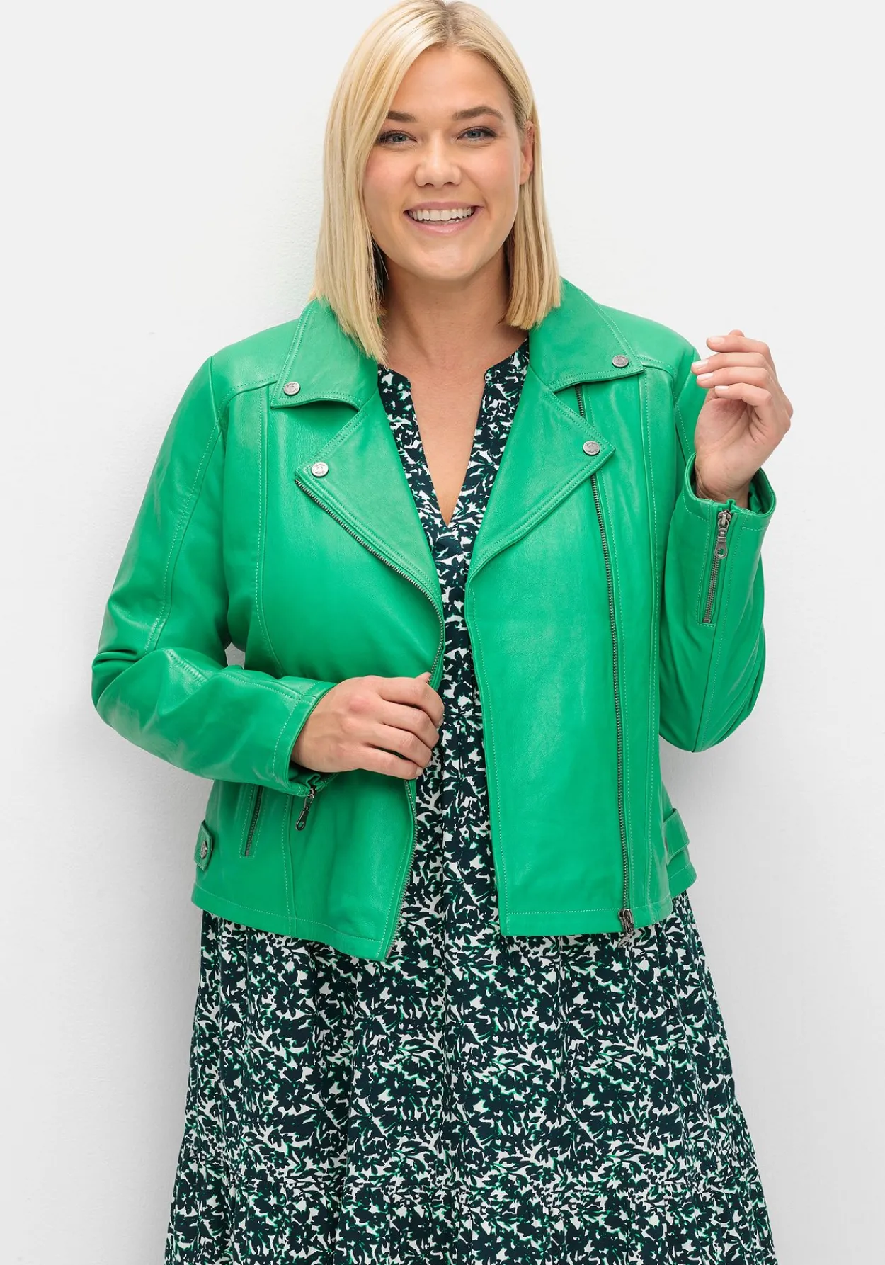 Kurze Lederjacke aus Lammnappa, im Biker-Stil<sheego Discount