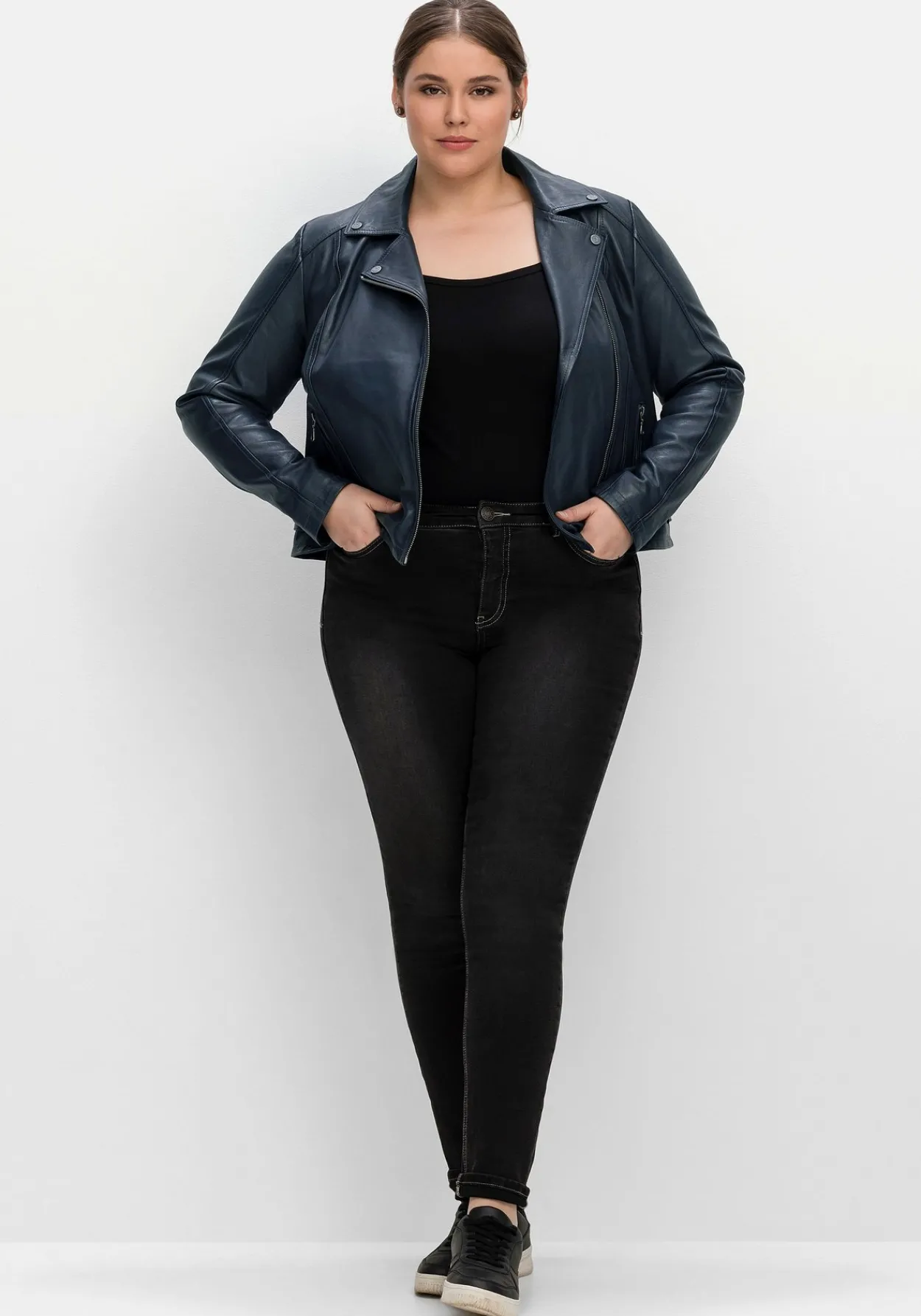 Kurze Lederjacke aus Lammnappa, im Biker-Stil<sheego Outlet