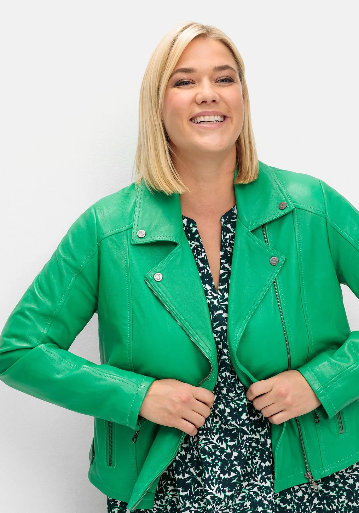 Kurze Lederjacke aus Lammnappa, im Biker-Stil<sheego Discount