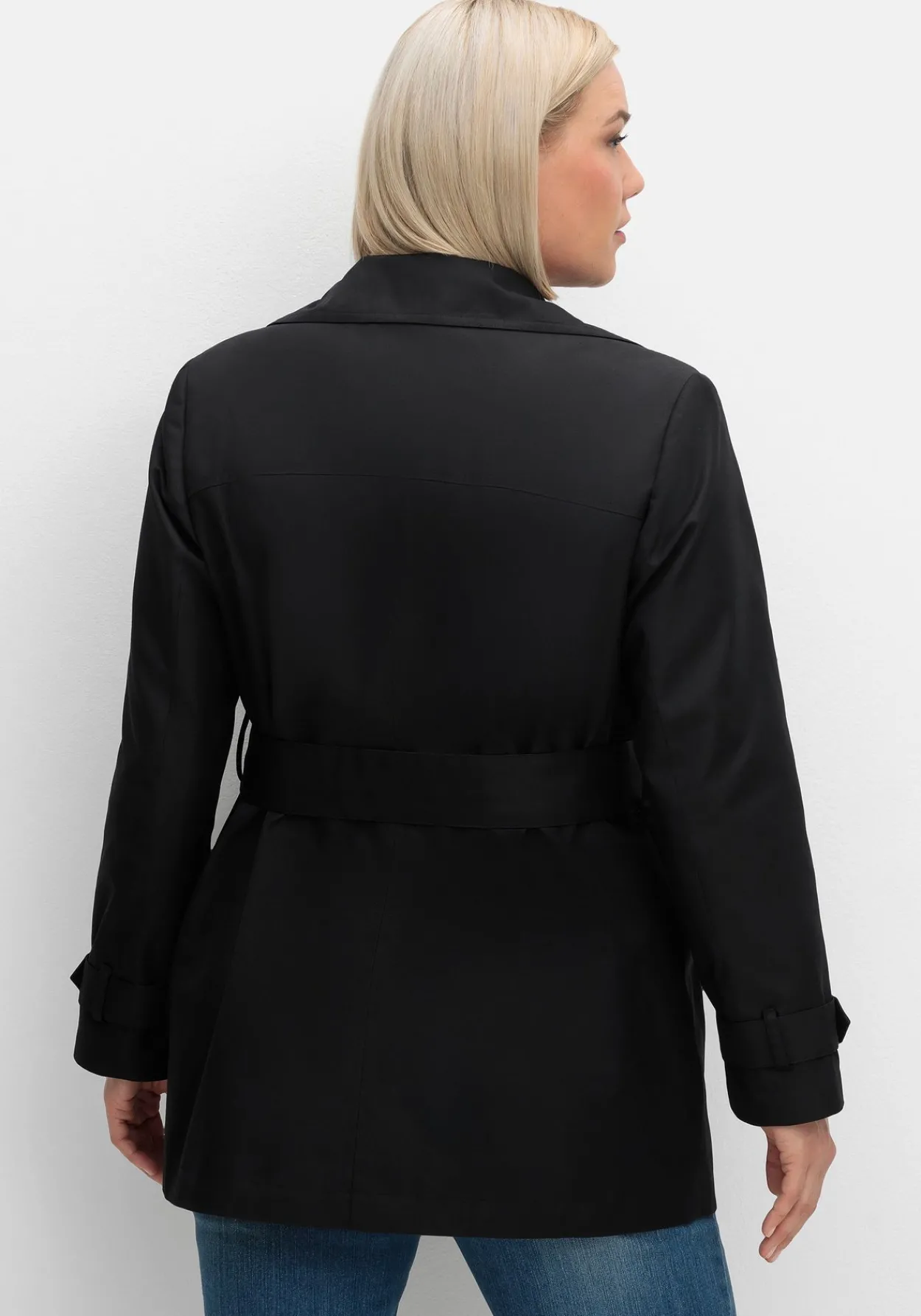Kurzer Trenchcoat mit Gürtel, wasserabweisend<sheego Discount