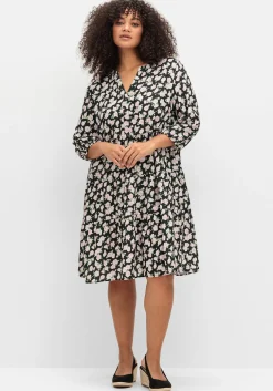 Kurzes Stufenkleid mit Blüten-Alloverdruck<sheego Outlet