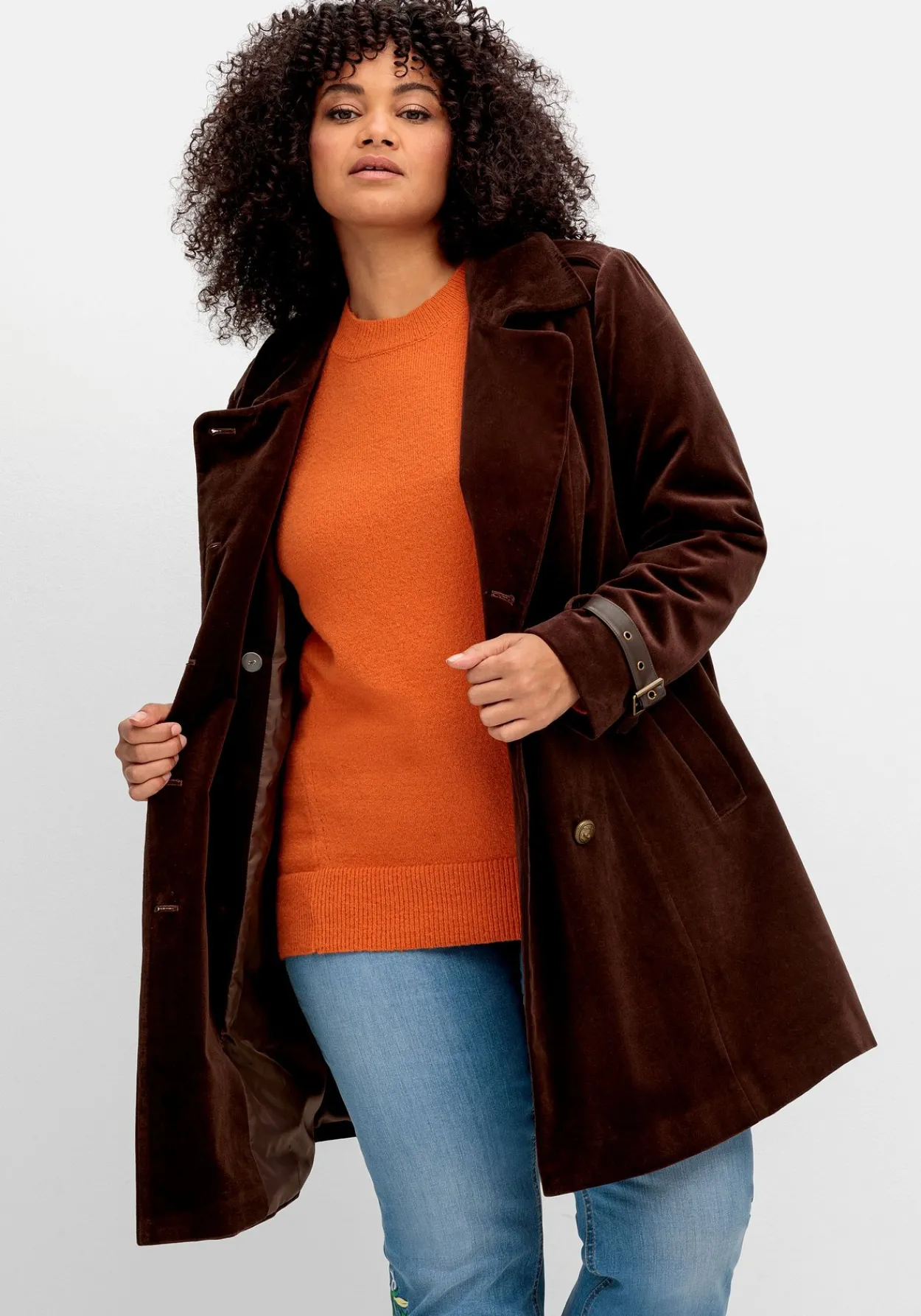 Kurzmantel in Samtoptik, mit 2-reihiger Knopfleiste<sheego by Joe Browns Clearance
