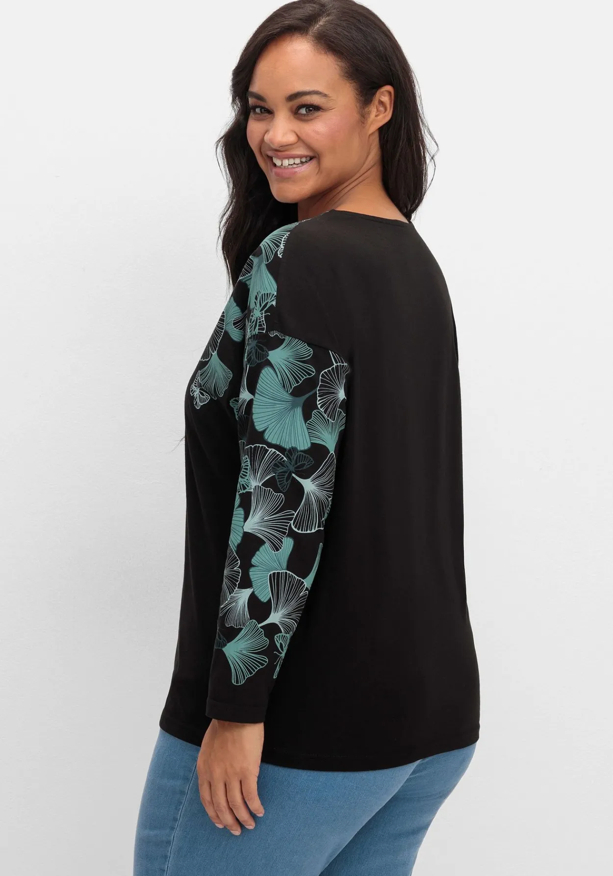 Langarmshirt mit V-Ausschnitt und Blätterdruck<sheego Fashion