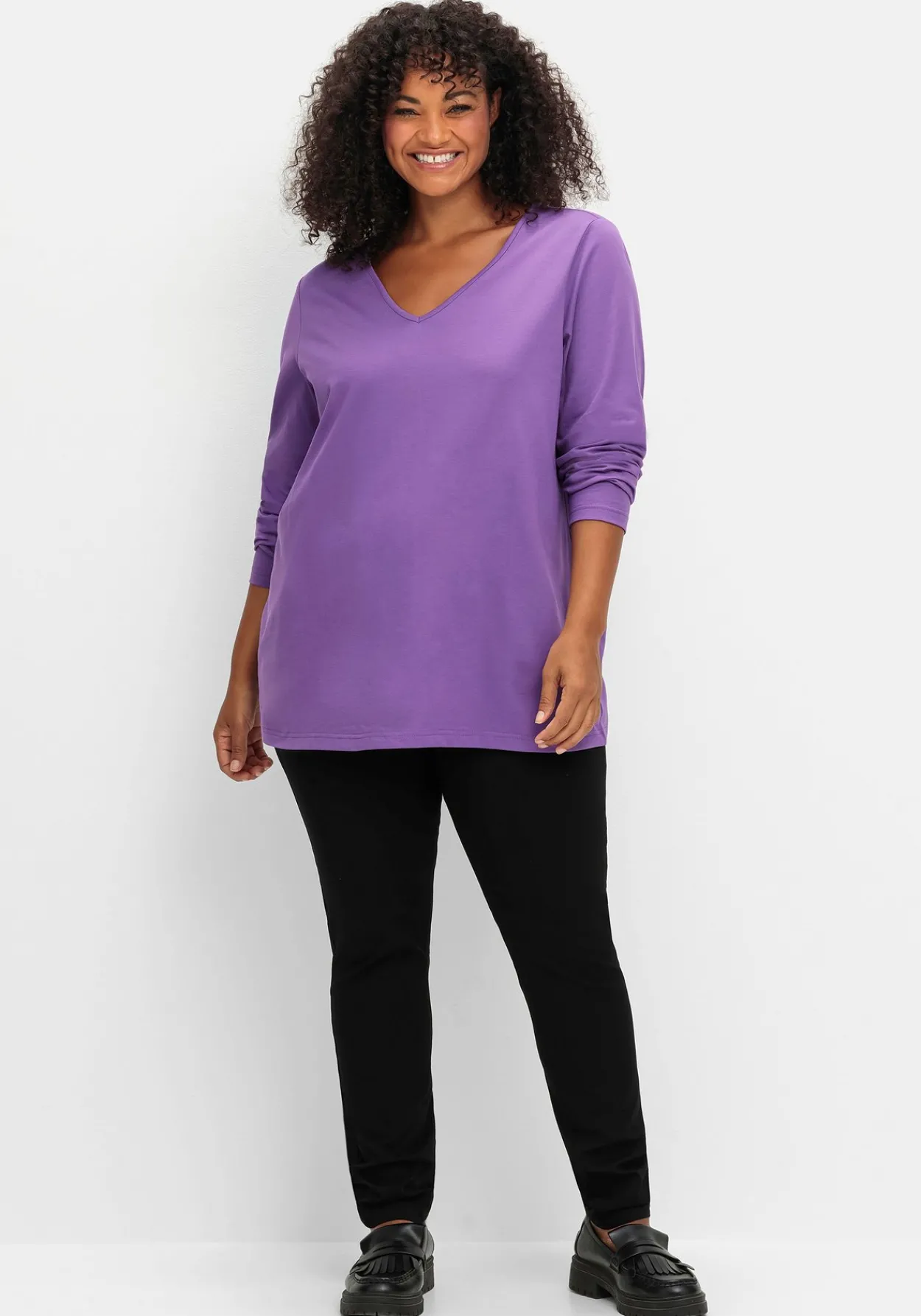 Langarmshirt mit V-Ausschnitt, in leichter A-Linie<sheego Fashion