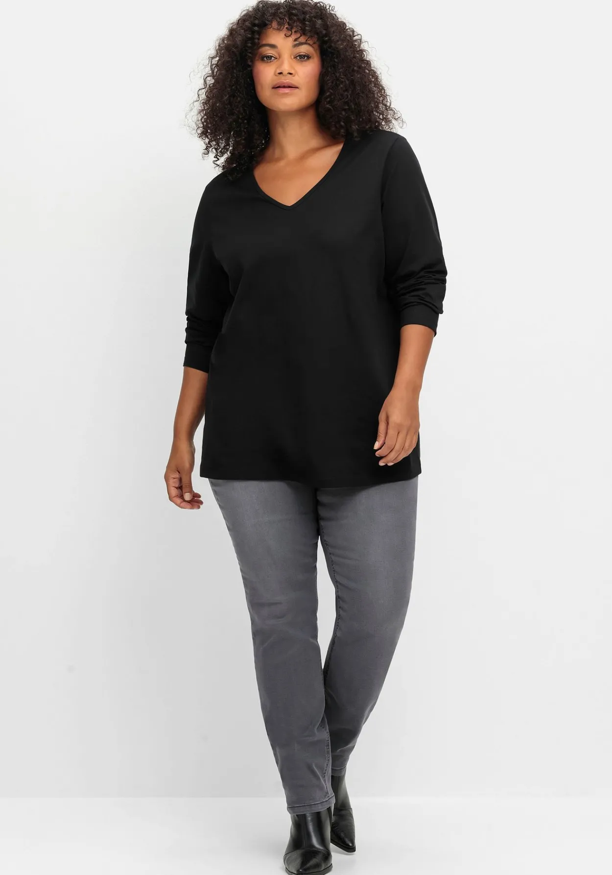 Langarmshirt mit V-Ausschnitt, in leichter A-Linie<sheego New