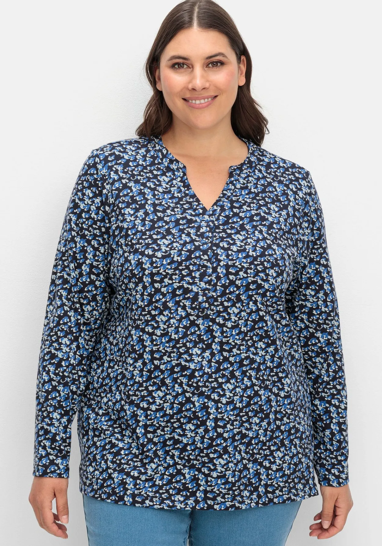 Langarmshirt mit V-Schlitz und floralem Minimalprint<sheego Hot