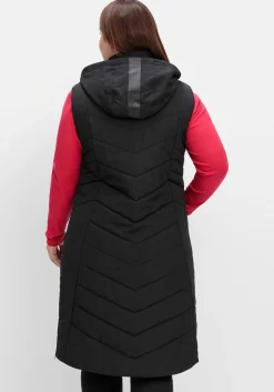 Lange Steppweste mit Kapuze und seitlichen Zippern<sheego Hot