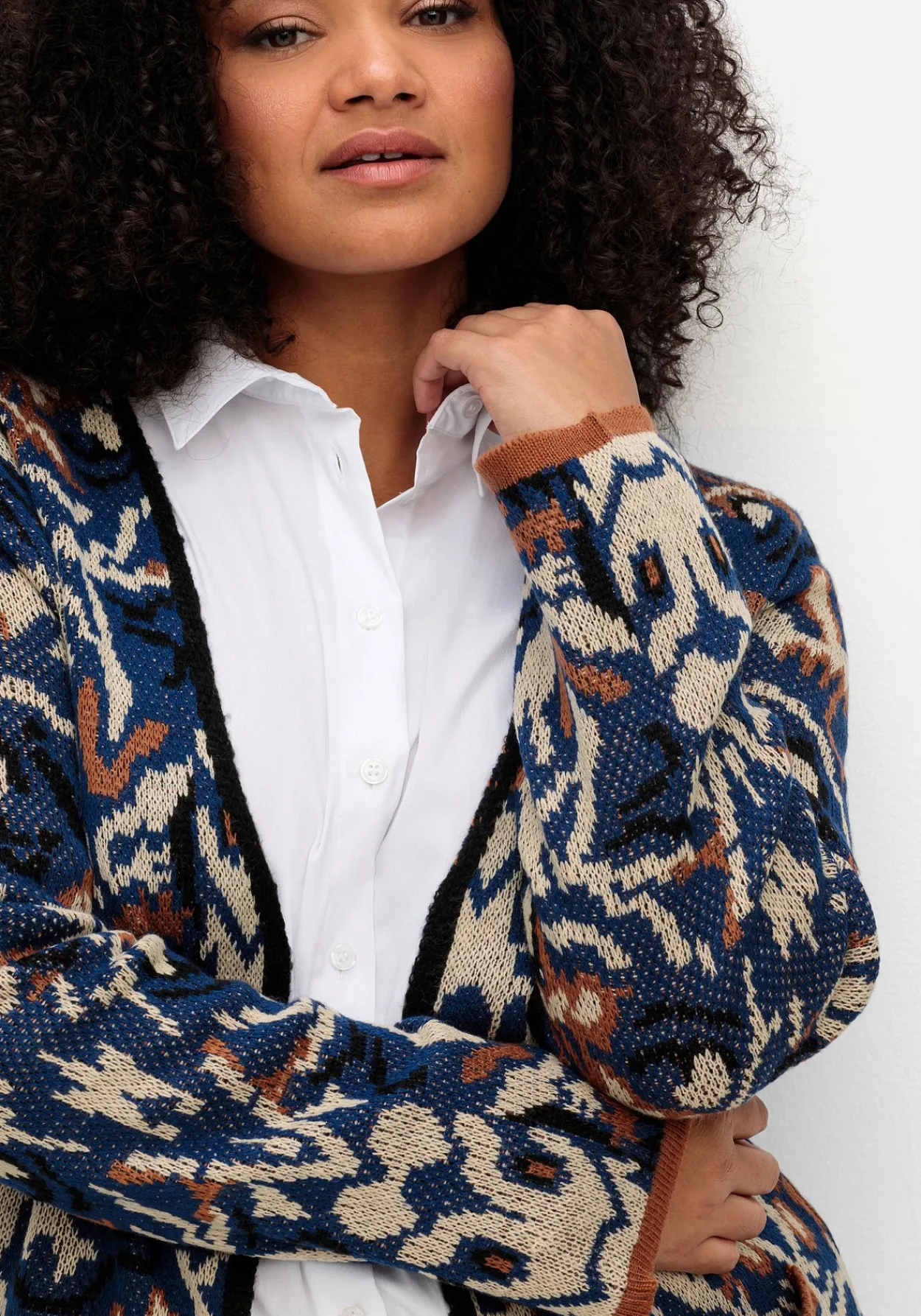 Langer, offener Strickmantel mit Jacquardmuster<sheego by Joe Browns Hot