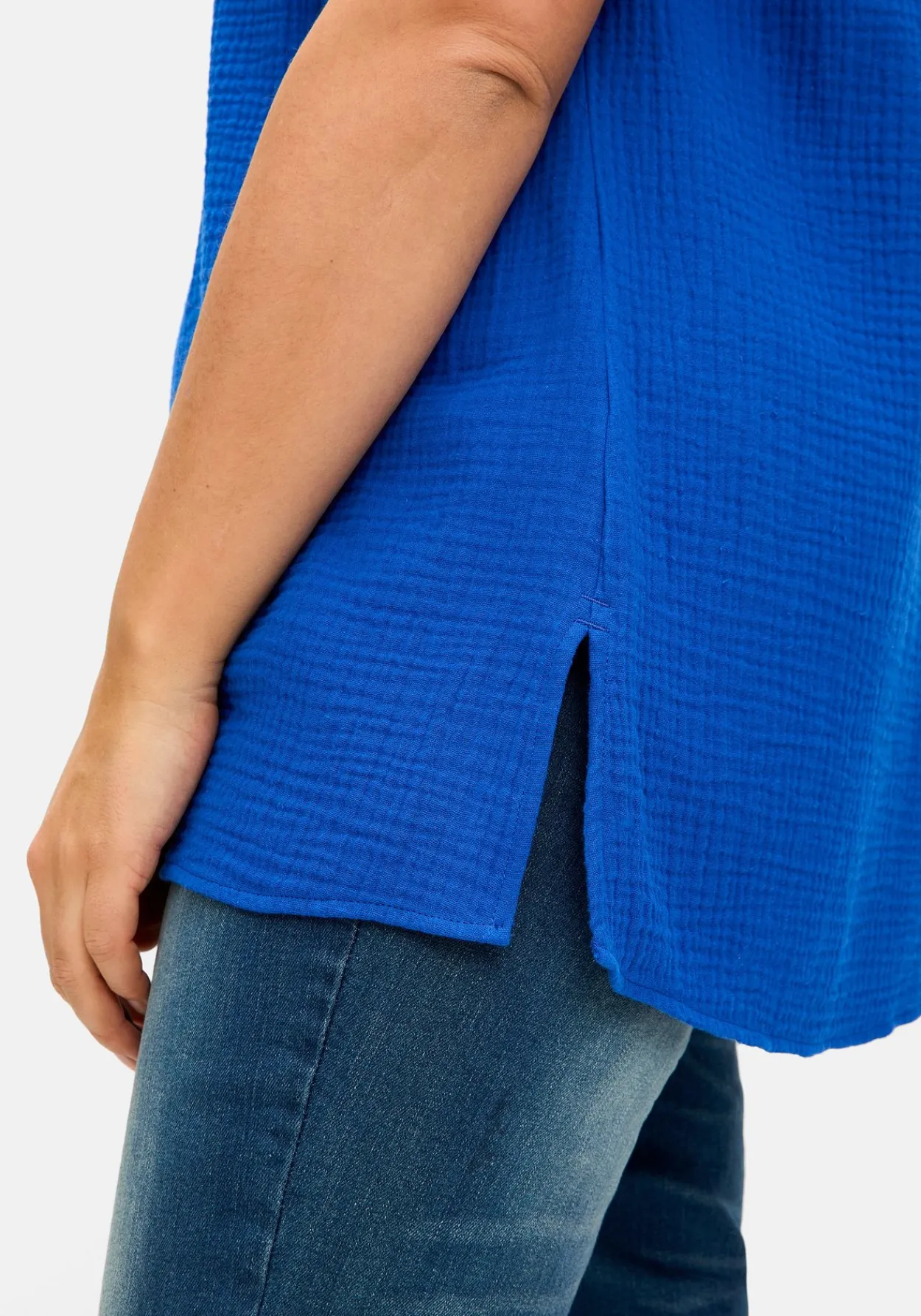 Langes Webtop aus Musselin, mit V-Schlitz<sheego Fashion