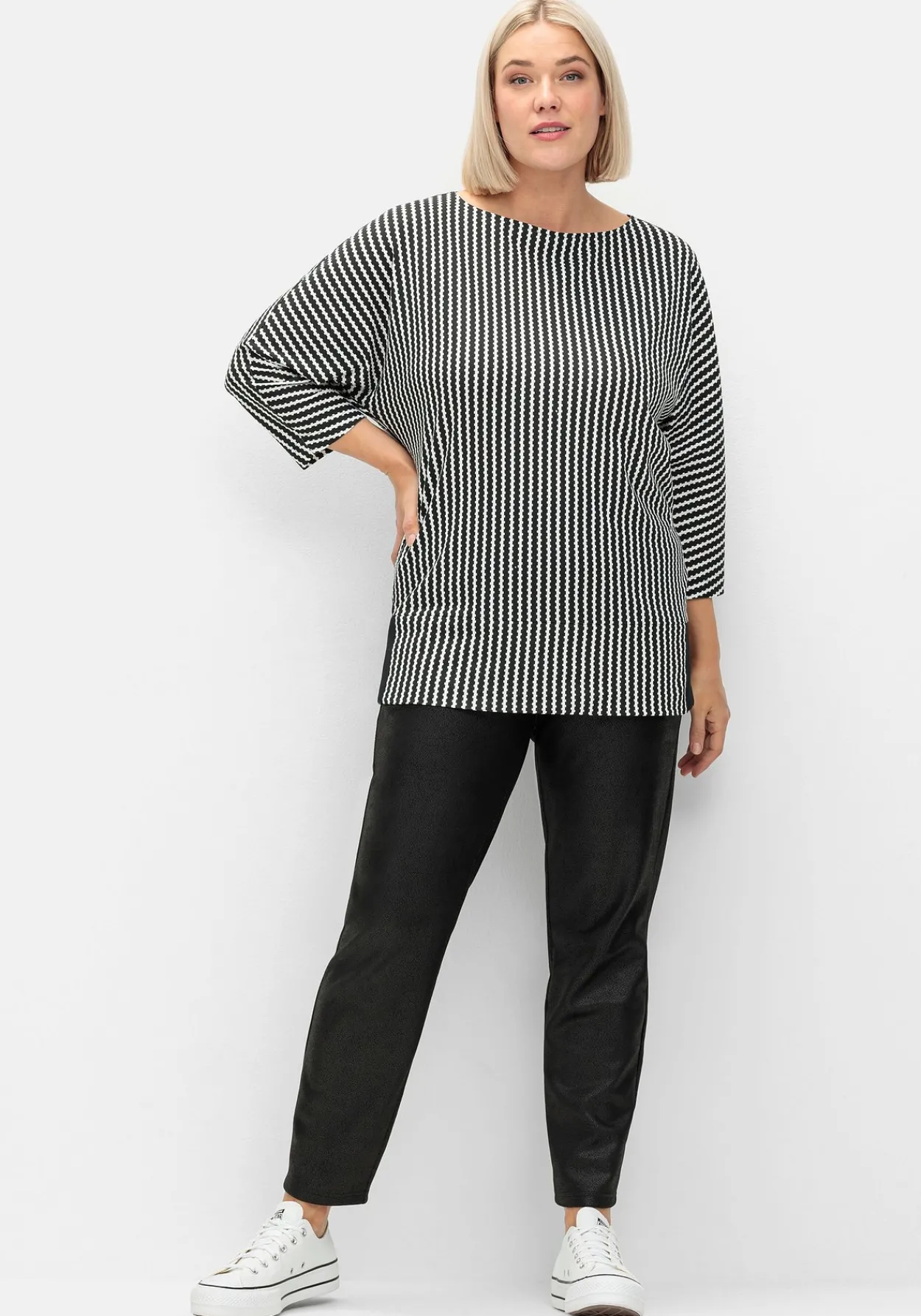 Leggings aus leicht glänzendem Lederimitat<sheego Fashion