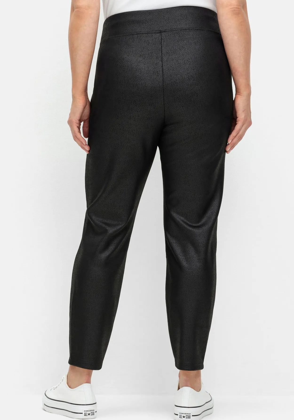 Leggings aus leicht glänzendem Lederimitat<sheego Fashion