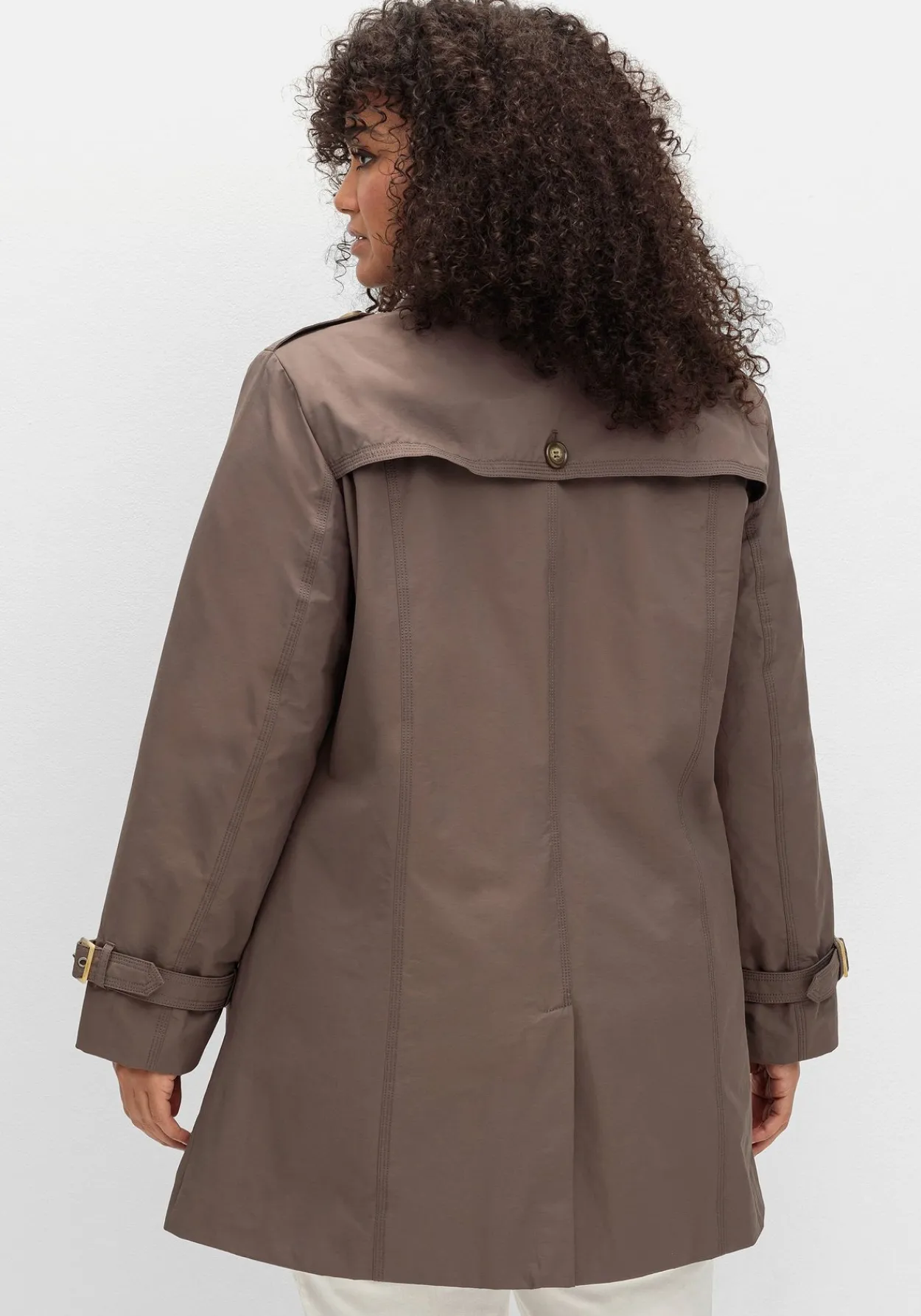 Leicht glänzende Longjacke im Trenchcoat-Stil<sheego Hot