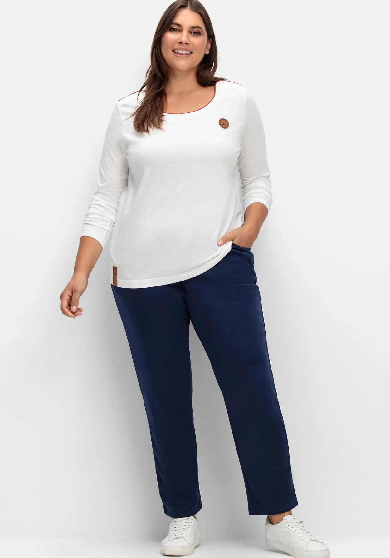Leicht glänzende Schlupfhose mit Fleece-Innenseite<sheego Fashion