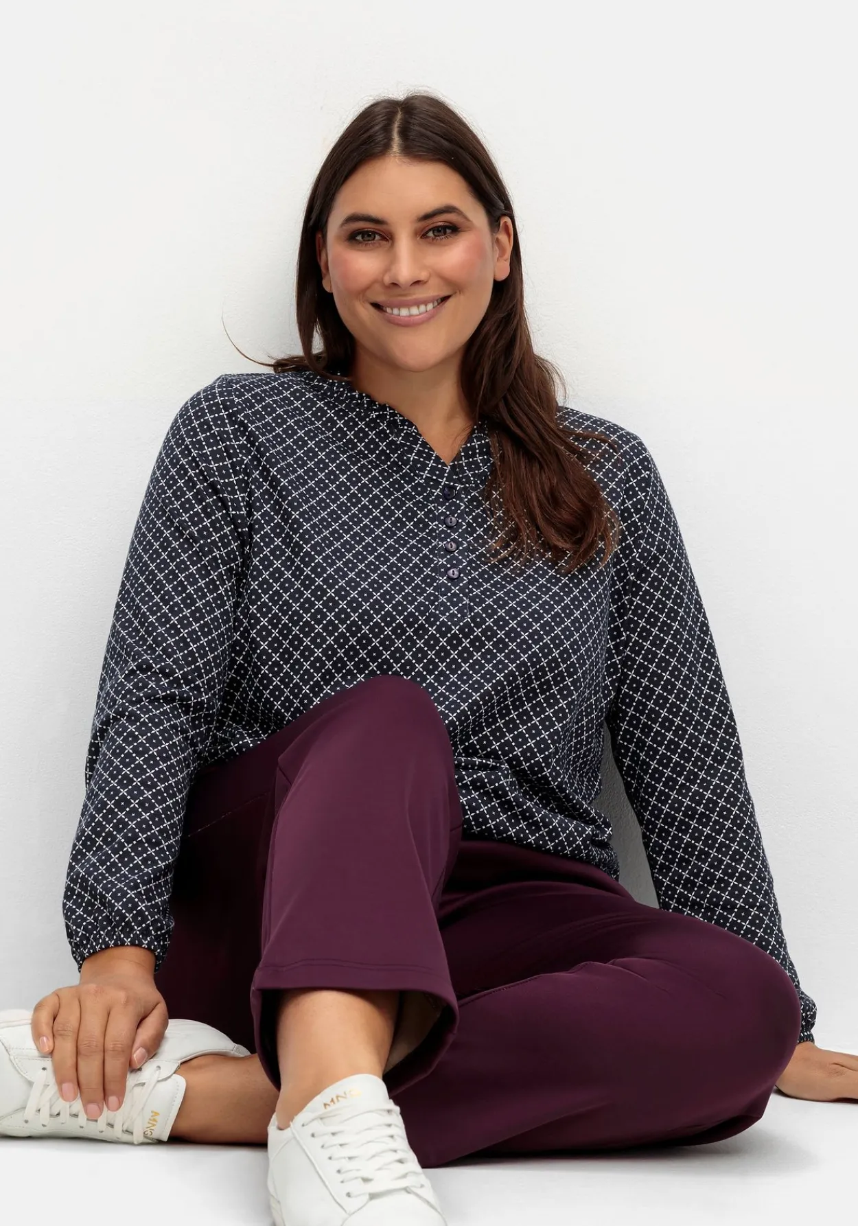 Leicht glänzende Schlupfhose mit Fleece-Innenseite<sheego Outlet