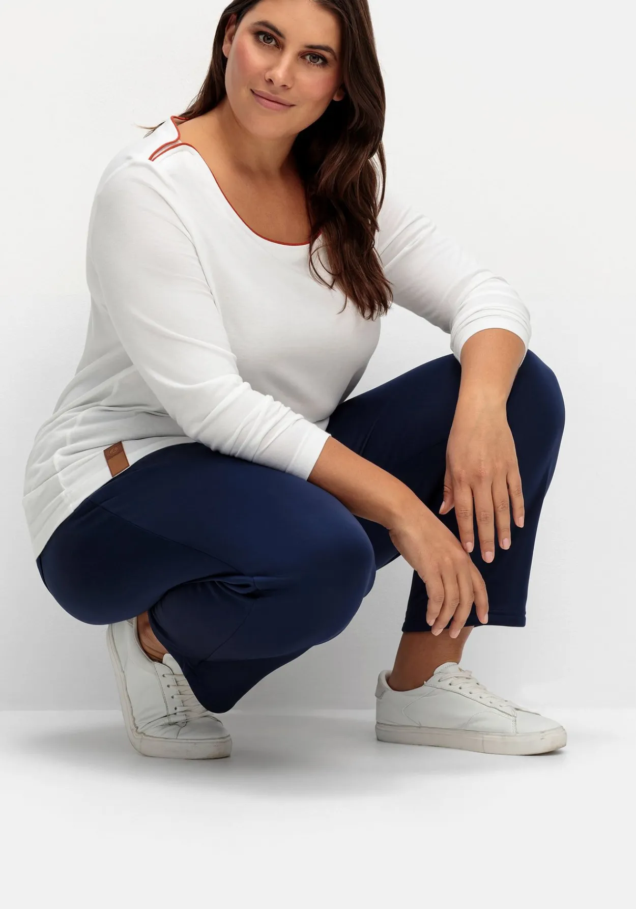 Leicht glänzende Schlupfhose mit Fleece-Innenseite<sheego Fashion